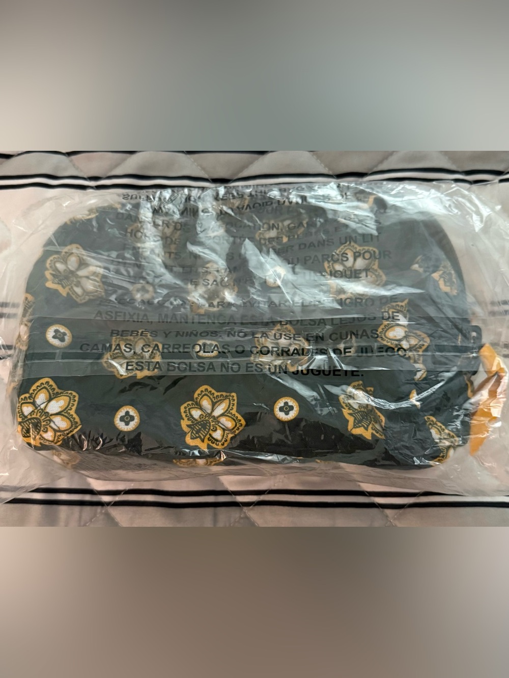 NWT Vera Bradley NFL Cosmetic Bag Green Bay Packers original packaging mint - Picture 4 of 9